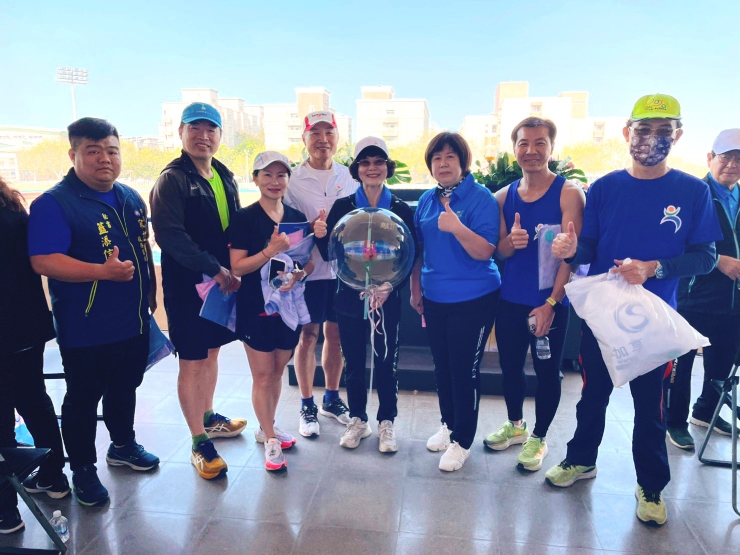 校長、主任與跑團聯盟合影