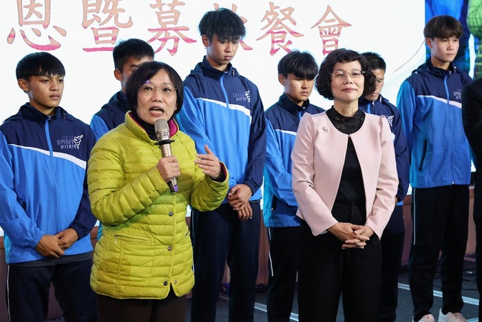 高雄大學獲得中油公司支持，贊助「菁英運動發展獎助金」300萬元專款補助足球代表隊