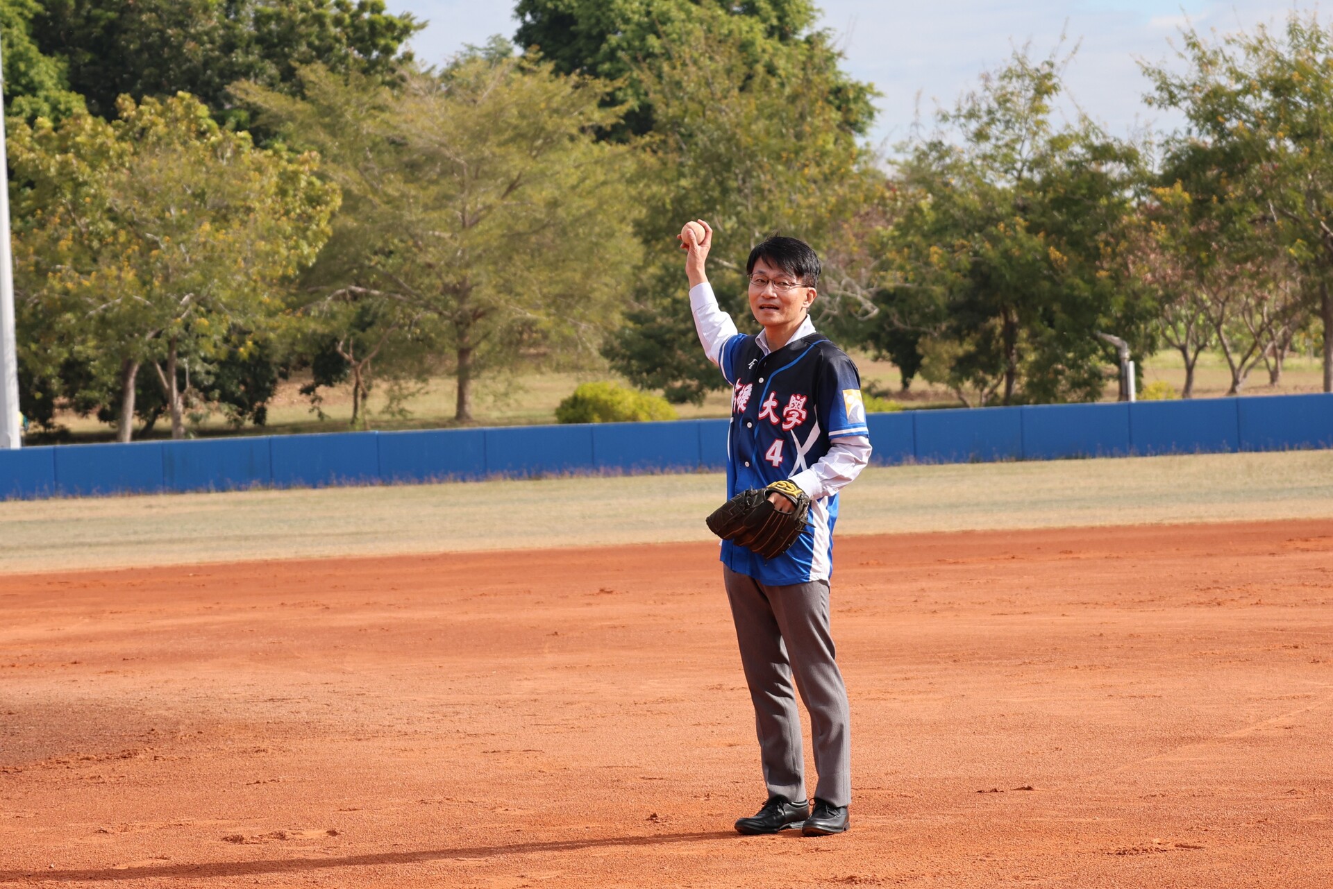 日本國士館大學棒球隊來臺交流 高雄大學以賽會友 深化臺日大學體育合作圖片
